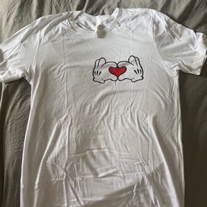 Disney Mickey heart hands tshirt